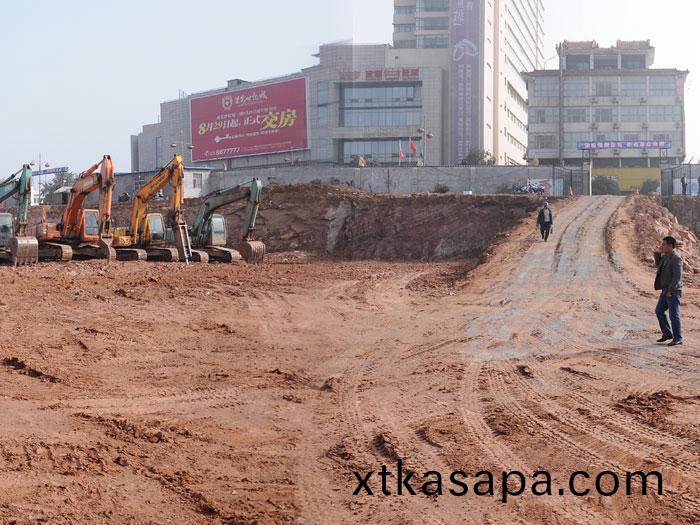 萊(lai)蕪茂業(ye)中心項目土石(shi)方(fang)開挖及外運工(gong)程