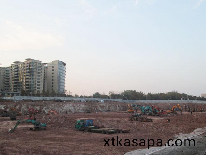 萊蕪茂(mao)業(ye)中心項(xiang)目(mu)土石(shi)方(fang)開(kai)挖(wa)及(ji)外運(yun)工(gong)程(cheng)