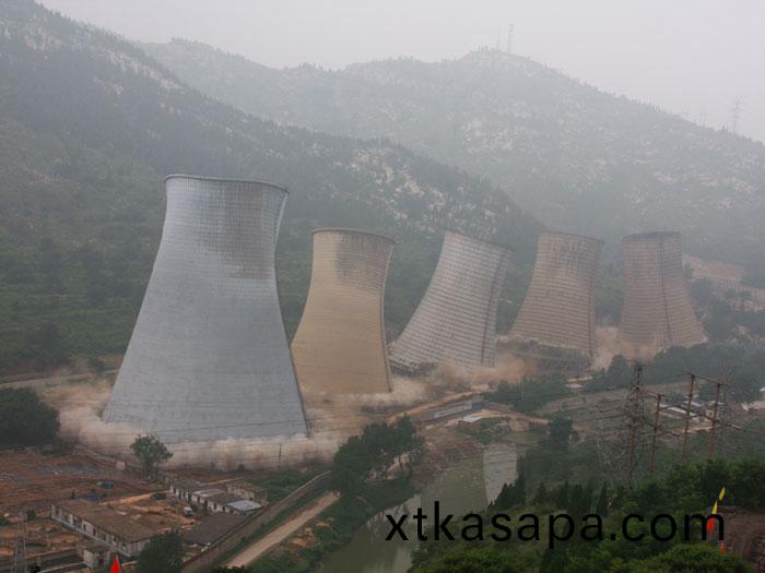 萊(lai)蕪(wu)髮電(dian)廠(chang)水墖(ta)爆破拆(chai)除工程