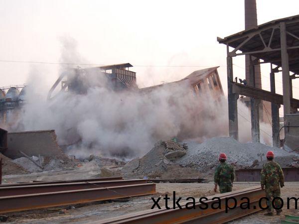 九(jiu)羊鋼(gang)筋(jin)混(hun)凝(ning)土(tu)控製爆(bao)破(po)